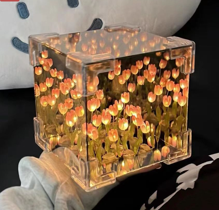 LAMPARA MÁGICA DE TULIPANES